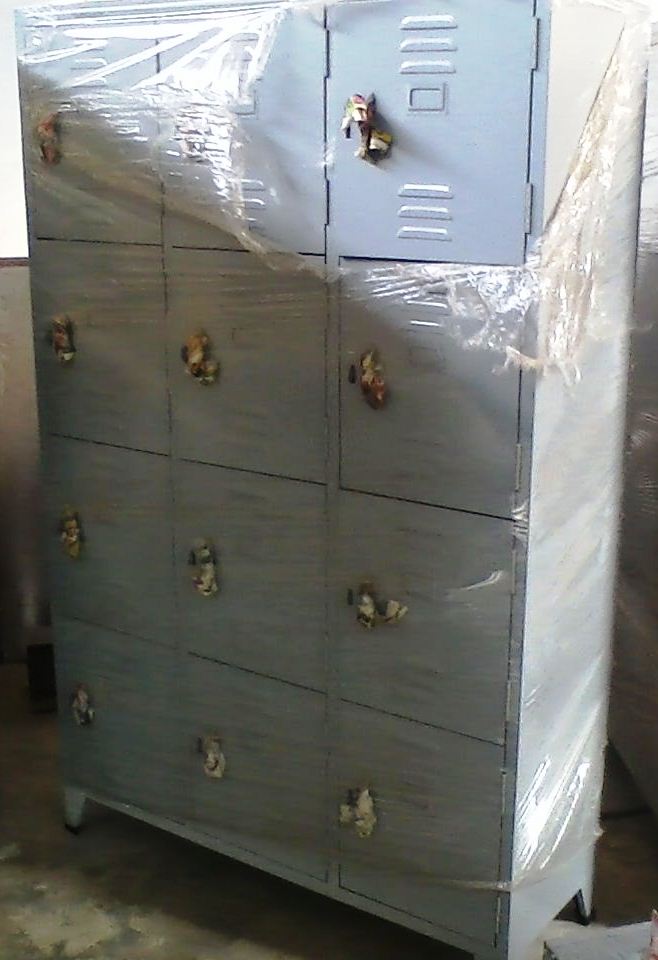 locker 12 puertas